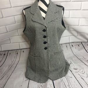 Express women's black & white houndstooth vest L